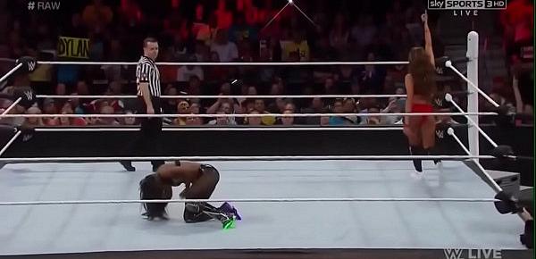  Nikki Bella vs Naomi. Raw 5 18 15.